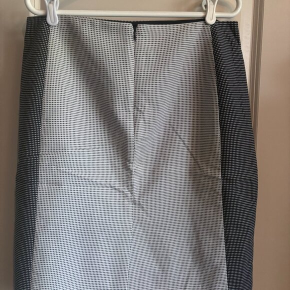 Calvin Klein pencil skirt - Picture 2 of 3